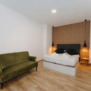 https://apartamentos-san-francisco.es-andalucia.com